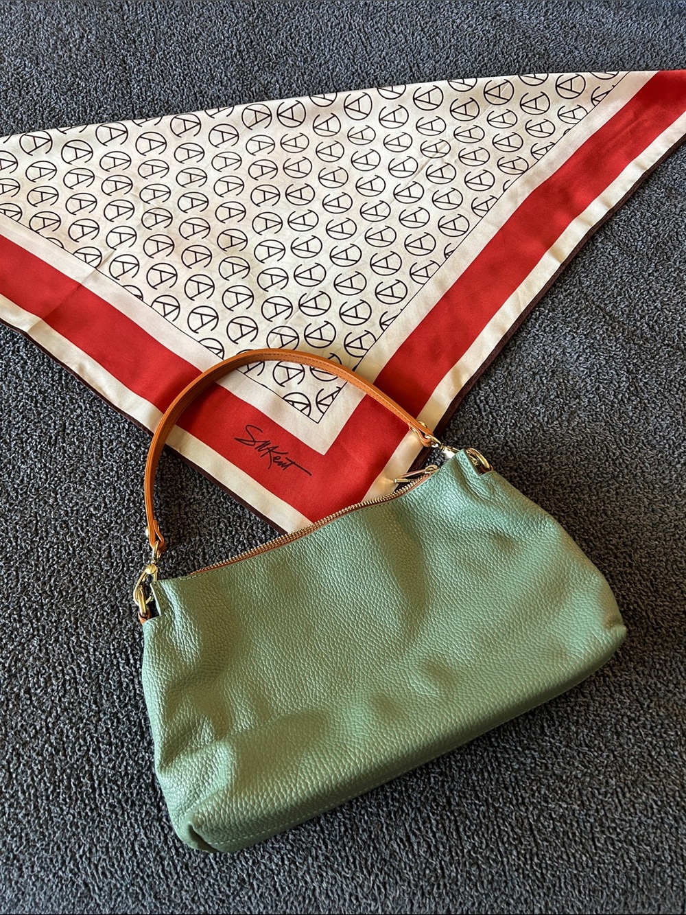 Green made in Italy Pebbled Leather Shoulder Bag Tan Handle vintage scarf Inc